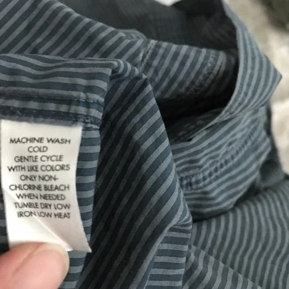 Calvin klein 100% cotton long sleeve button down stripe shirt - Picture 8 of 9